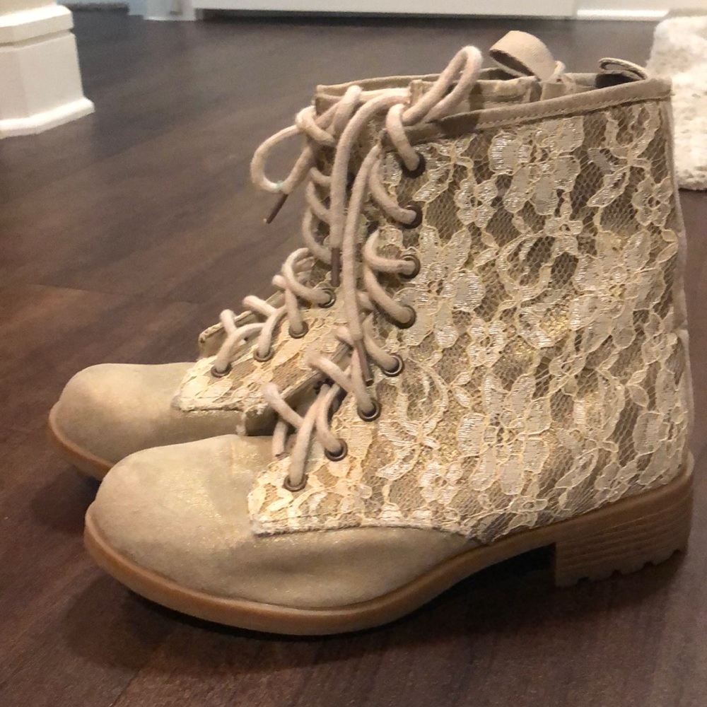 Lacey winter boots